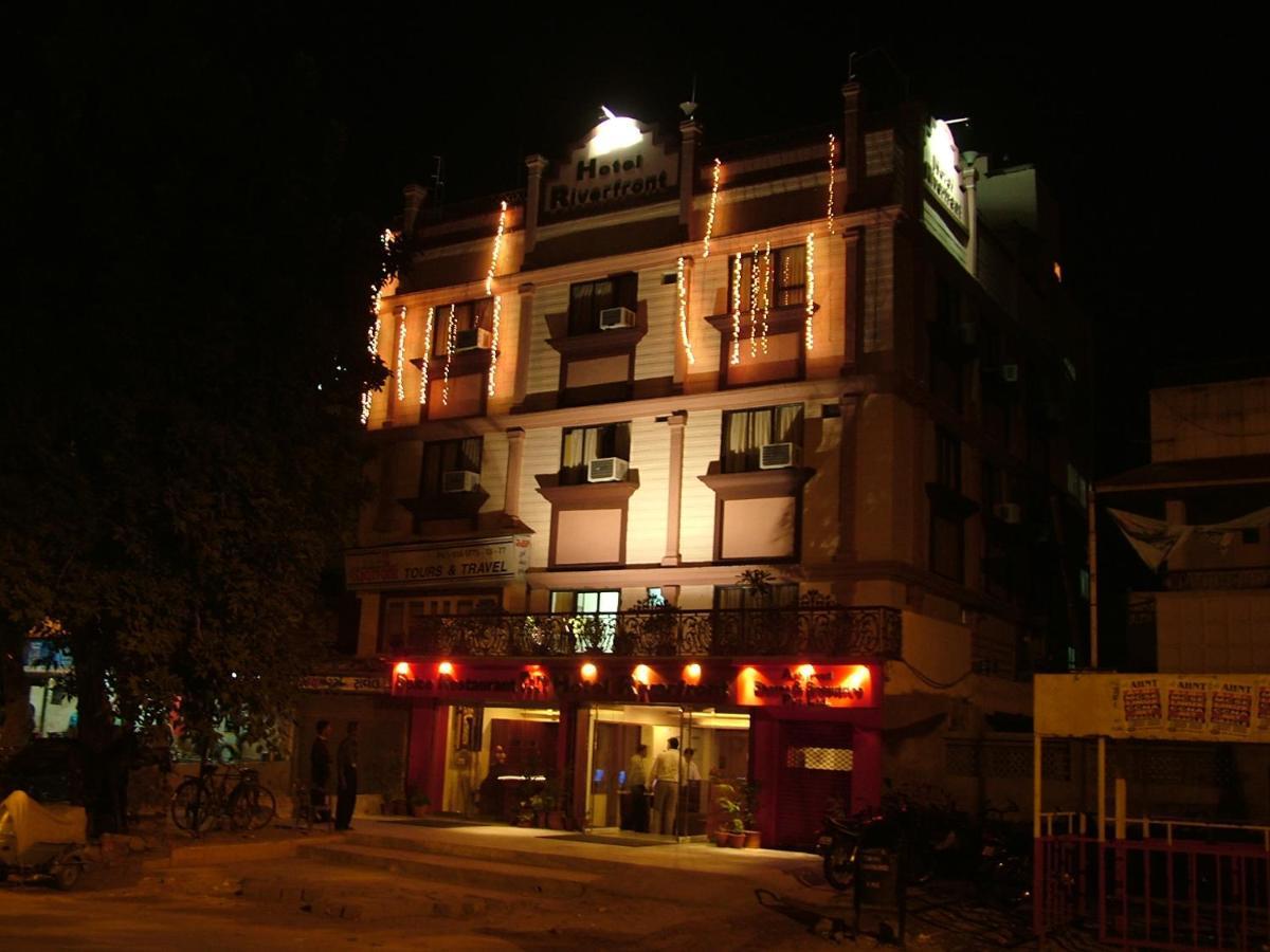 Hotel Riverfront أحمد أباد المظهر الخارجي الصورة