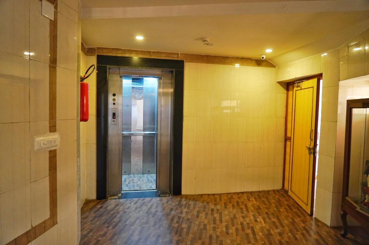 Hotel Riverfront أحمد أباد المظهر الخارجي الصورة