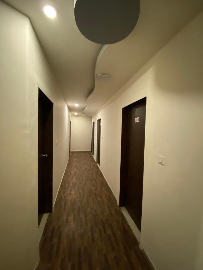 Hotel Riverfront أحمد أباد المظهر الخارجي الصورة